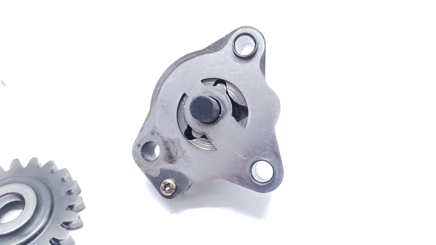 Pompe à huile Hyosung Comet GT 125 2005 Oil pump