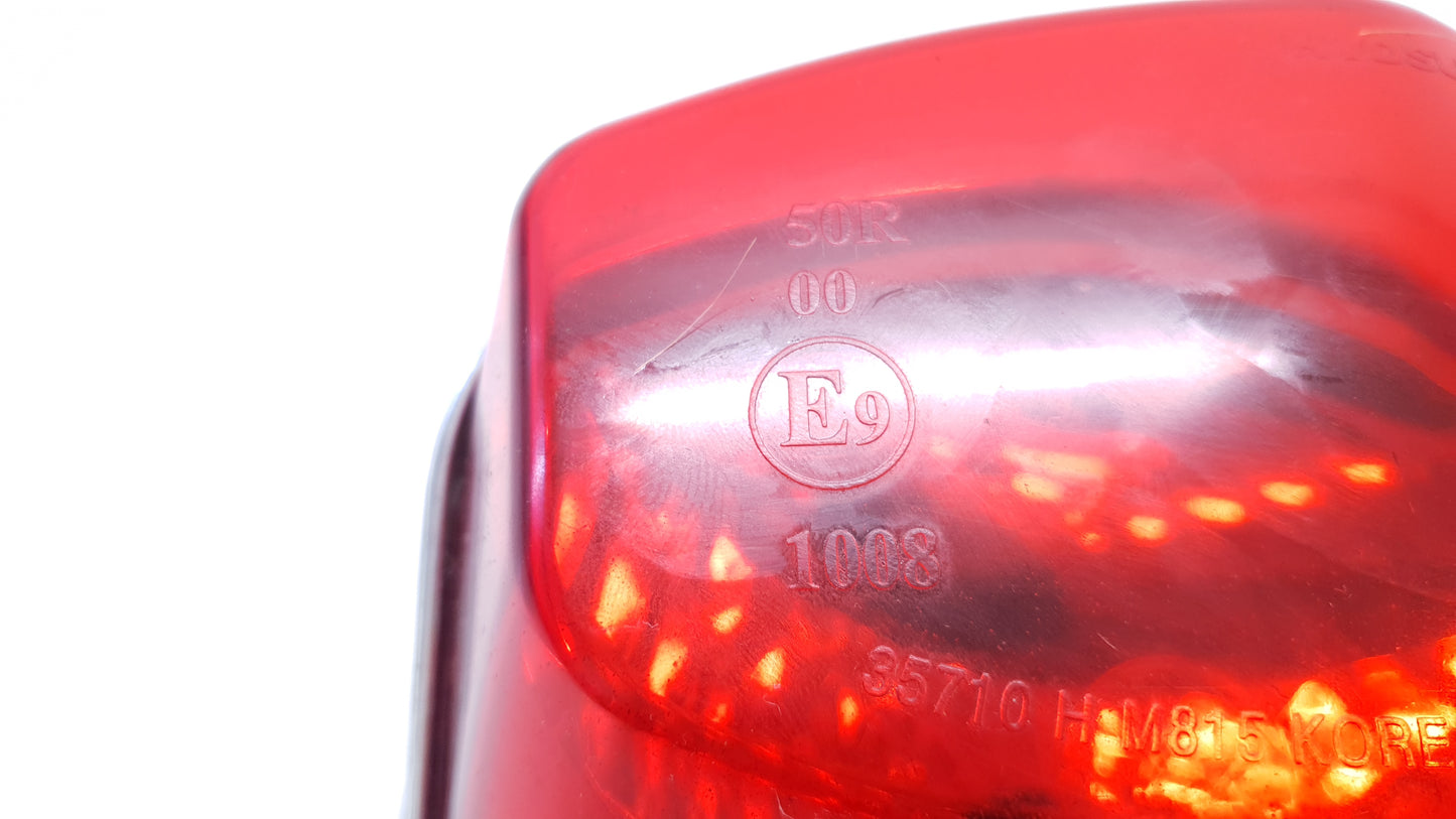 Feu arrière Hyosung Comet GT 125 2003 n°2 Rear light