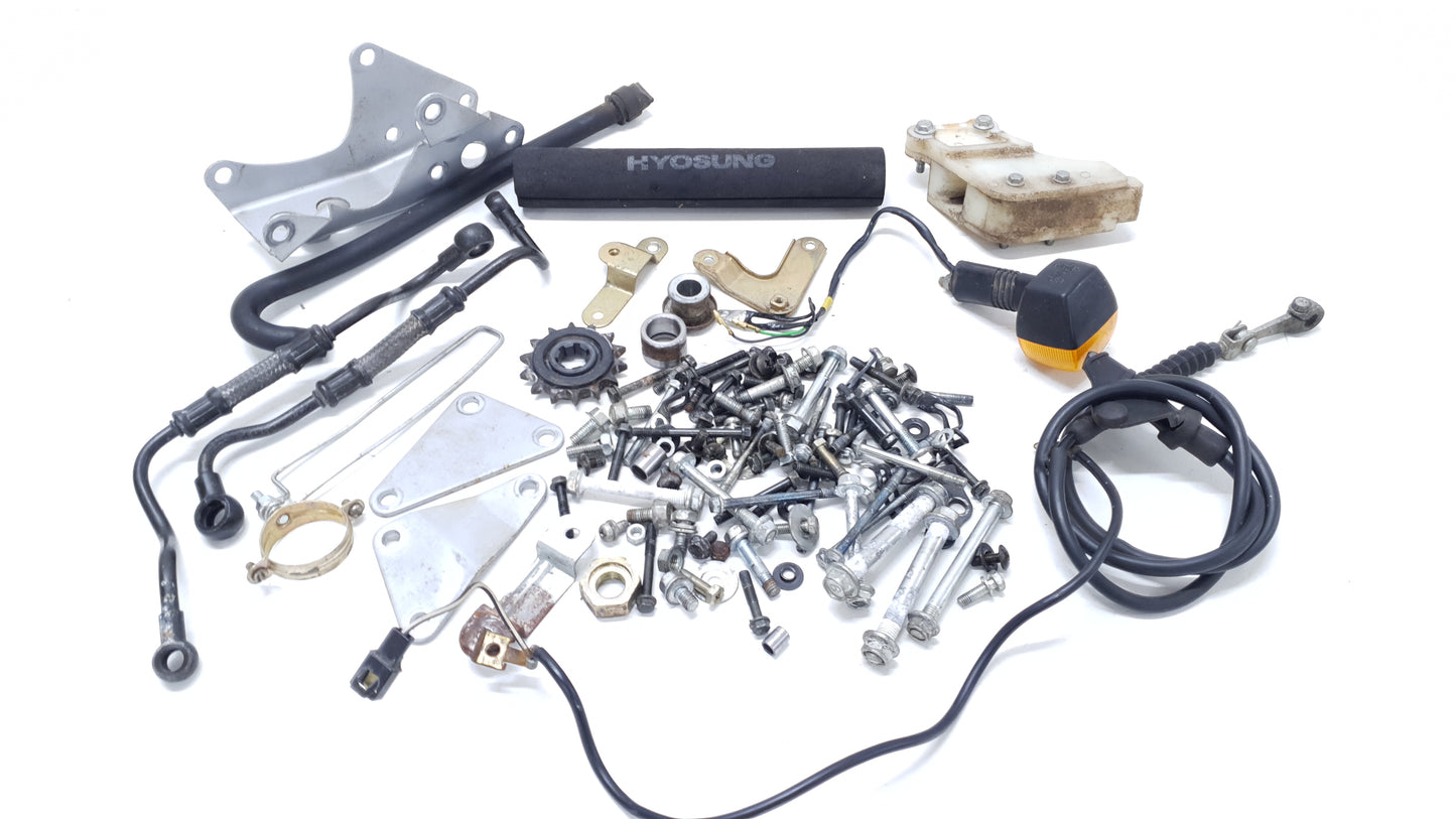 Kit visserie & lot de pièces diverses Hyosung XRX 125 2006 Screw kit