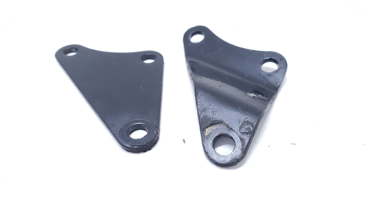 Supports moteur Yamaha YBR 125 2005 n°2 Réf : 5VL-F1316-00-00 Engine bracket