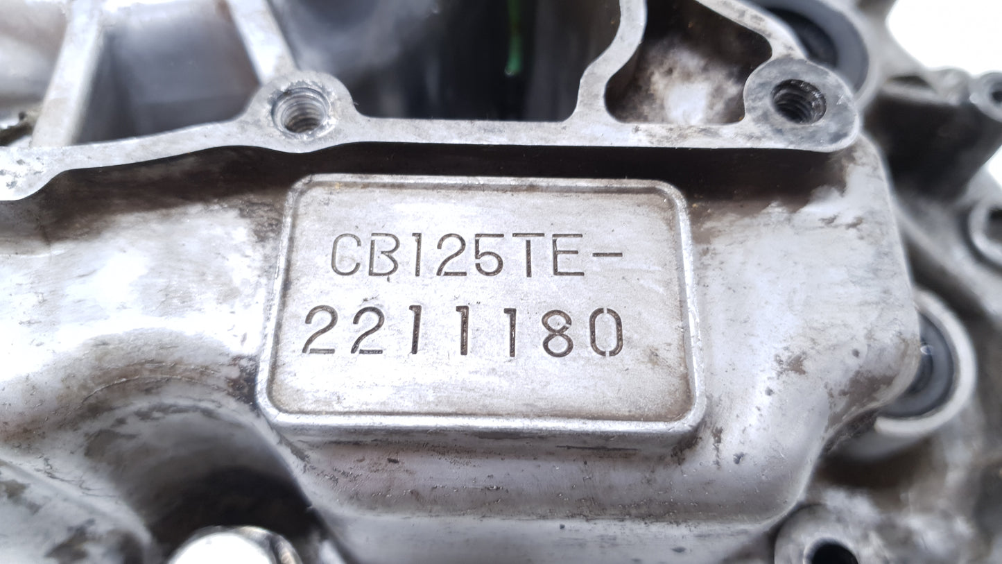 Carter moteur central gauche Honda CB 125 T 1981 Réf : 11200-399-000 Left cover