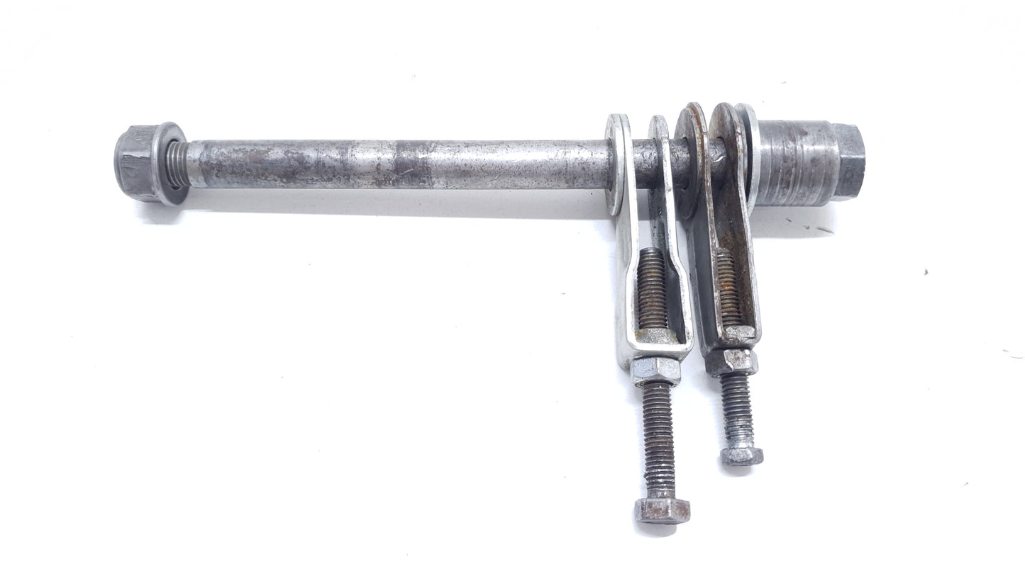 Axe de roue arrière Yamaha YZ 80 1982 Rear wheel axle