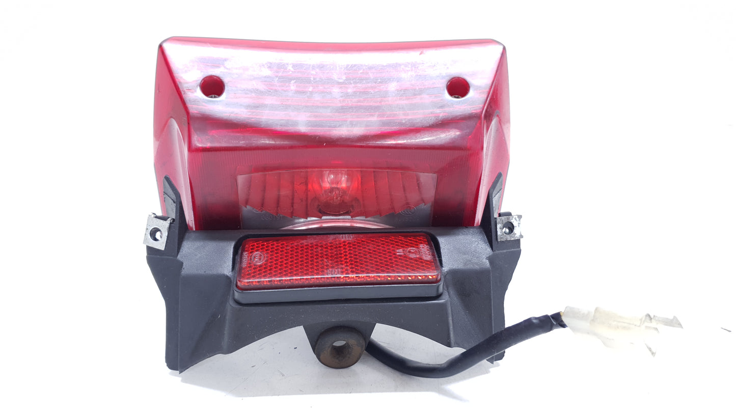 Feu arrière Yamaha YBR 125 2010 n°2 Réf : 18C-H4700-01 Rear light