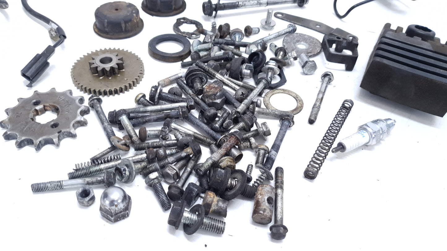 Kit visserie Yamaha YBR 125 2010 n°2 Screw kit