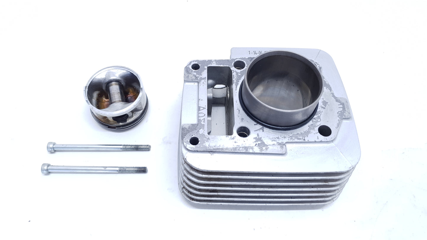 Cylindre & piston 54mm Yamaha YBR 125 2009 n°2 Réf : 5VL-E1310-00 Cylinder