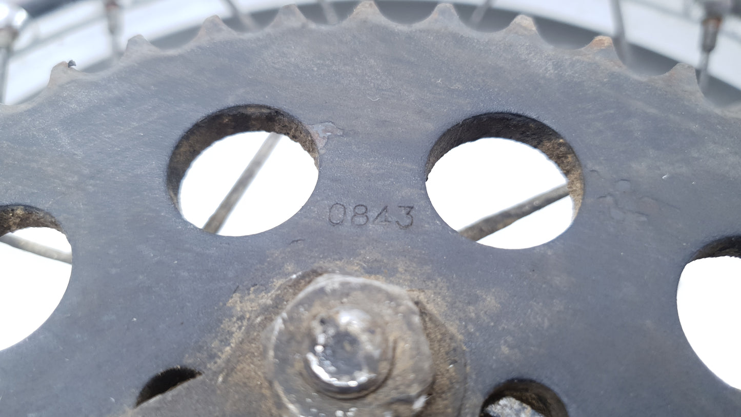 Roue arrière Yamaha DT125LC 1987 n°18 Réf : 94418-18171-00 Rear wheel