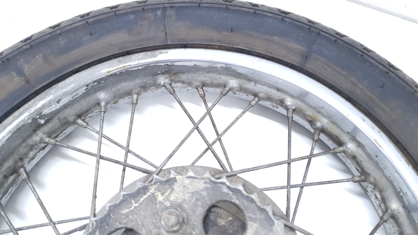 Roue arrière Honda CM 125 T 1978 n°4 Réf : 42701-402-003 Rear wheel