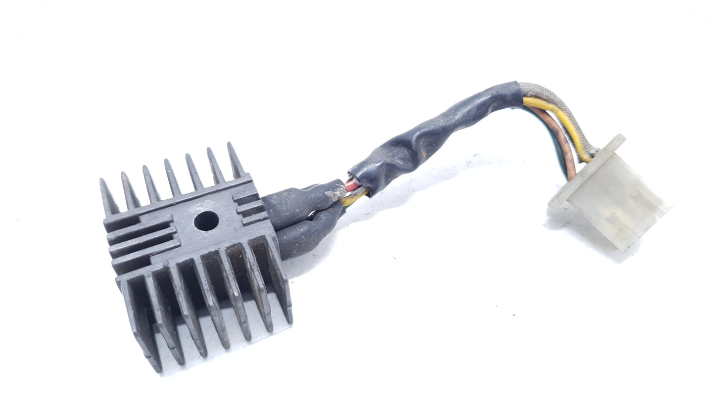 Régulateur de tension Honda CM 125 T 1978 n°4 Voltage regulator