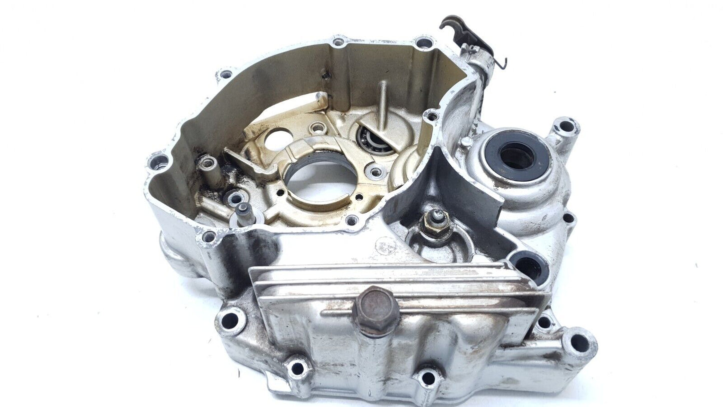 Carter moteur central gauche Yamaha YBR 125 2006 n°3 Réf : 5VL-E5111-10-00