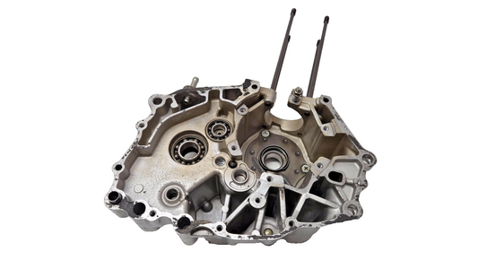 Carter moteur central gauche Honda CM 125 Custom 1995 Réf : 11200-KC2-770