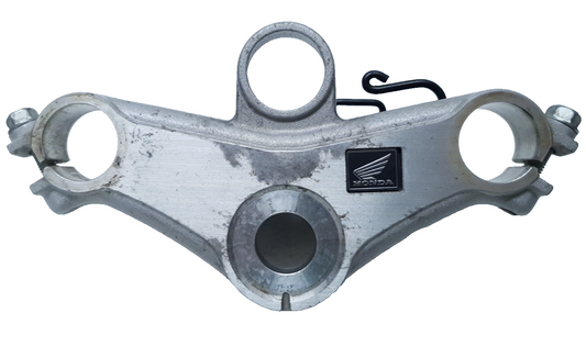 Té de fourche supérieur Honda CBR 125 2007 Réf : 53300-KTY-D30