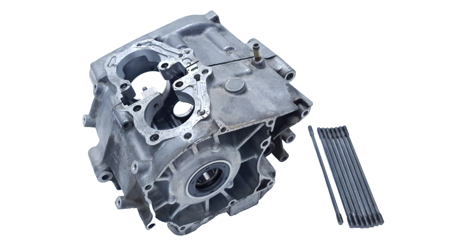 Carters moteur centraux Honda CM 125 T 1980 Réf : 11200-399-000