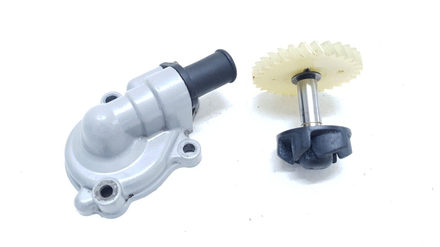 Pompe à eau Yamaha TZR 50 2012 Réf : 13C-E2422-00 Water pump