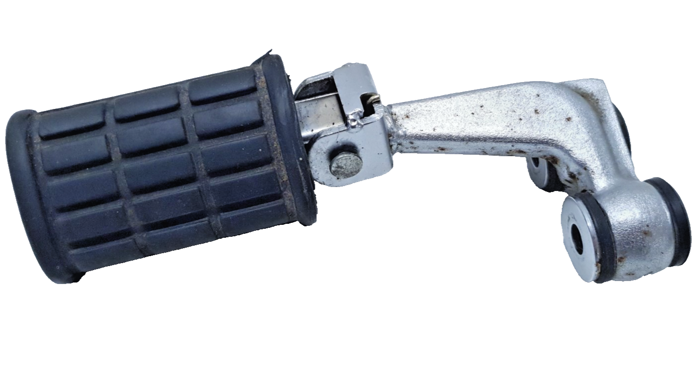 Repose pied avant droit Yamaha XV 125 Virago 2000 Réf : 2UJ274200000