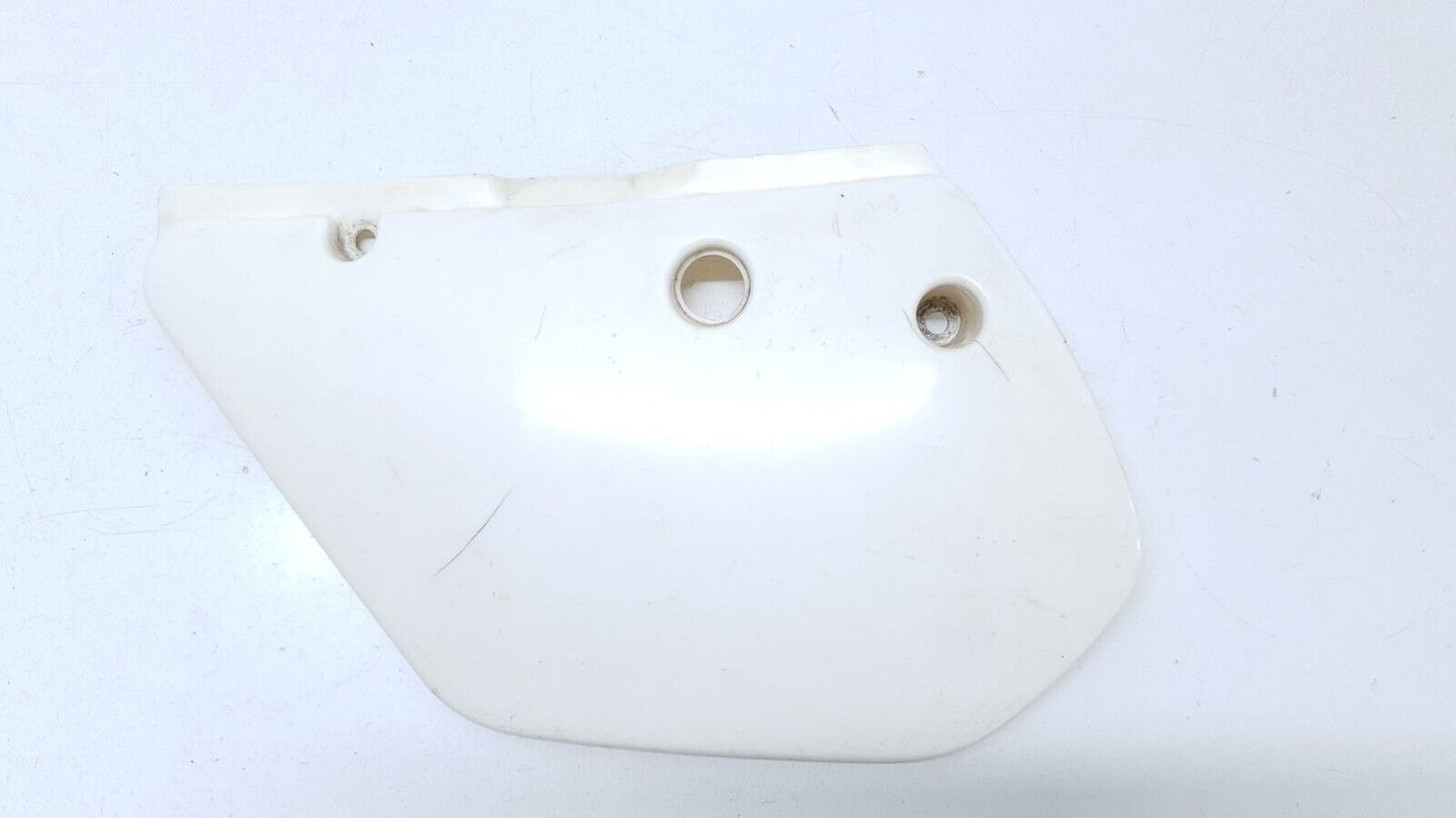 Carénage arrière gauche Kawasaki KMX 125 1999 n°2 Réf : 3600113366F