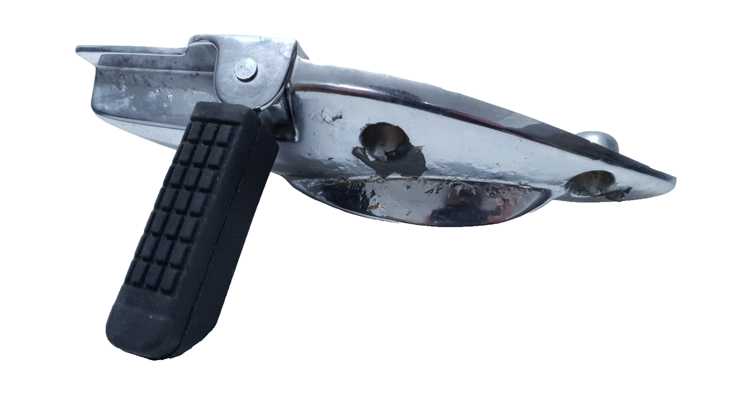 Repose-pied arrière droit Kymco Zing 125 1997 Réf : 50711KKAK900F1A