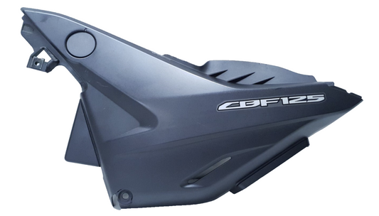 Carénage arrière gauche Honda CBF 125 2010 Réf : 83800-KWF-950ZA