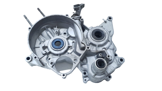 Carter moteur central gauche Yamaha TZR 50 2008 n°2 Réf : 5WXE51501000