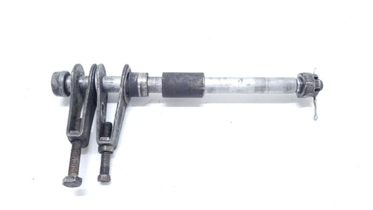 Axe de roue arrière Yamaha RDLC 125 1986 Réf : 1W1-25181-01 Rear wheel axle