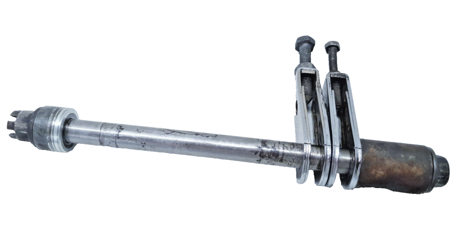 Axe de roue arrière Honda CM 125 T 1980 Réf : 42301-304-972