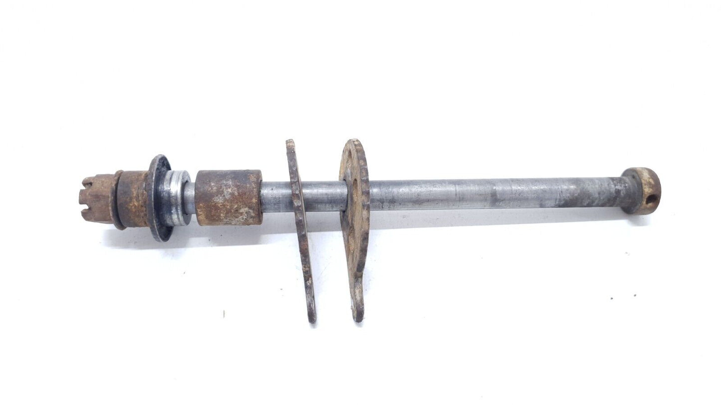 Axe de roue arrière Yamaha DT125LC 1982 n°3 Rear wheel axle