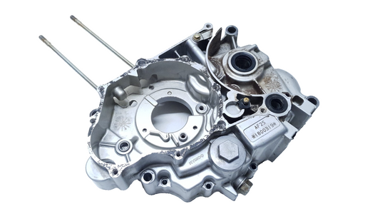 Carter moteur central gauche Kymco Stryker 125 2001
