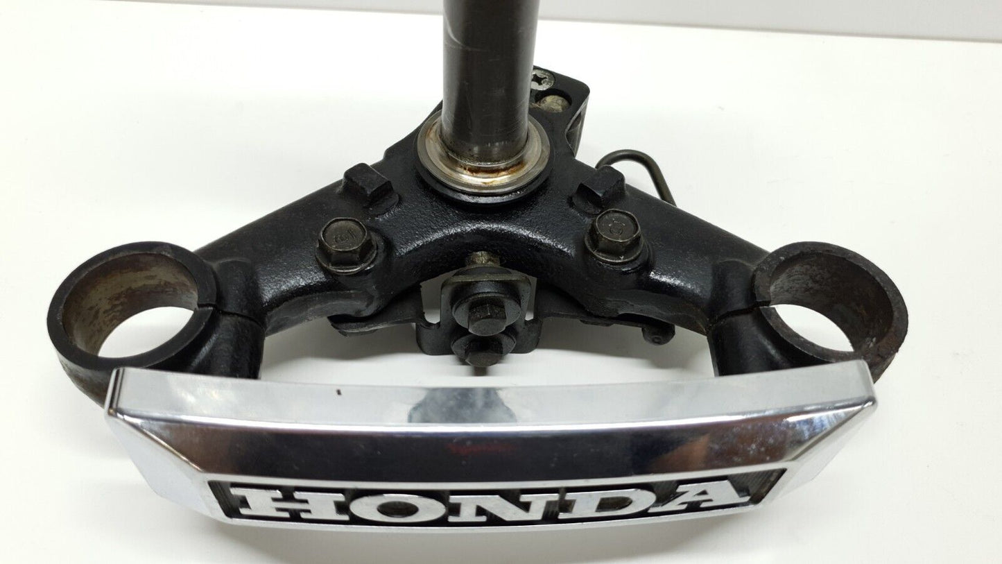 Té de fourche inférieur Honda CM 125 Custom 1986 Réf : 53200-402-000ZA Forks