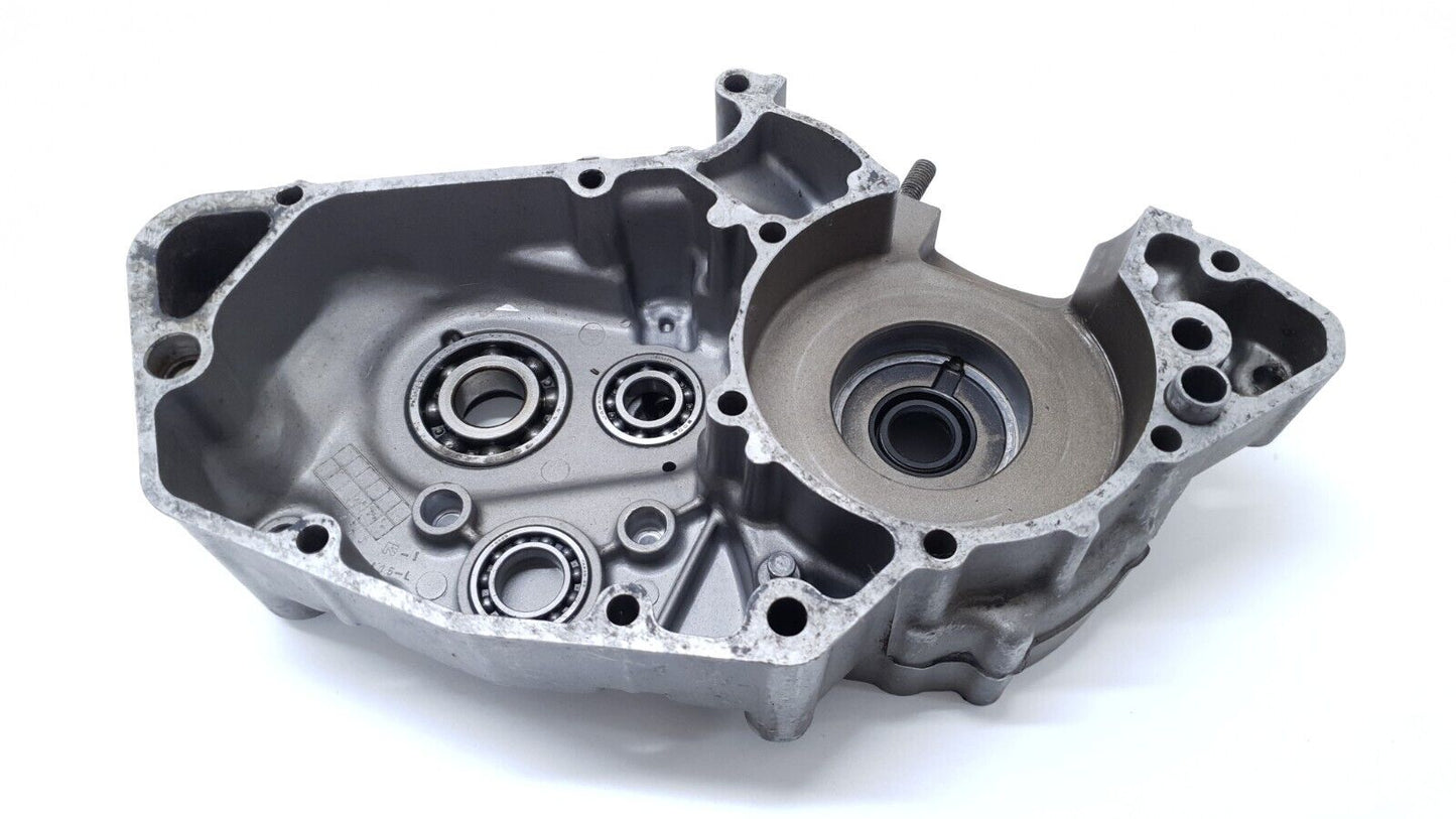 Carter moteur central gauche Suzuki 125 RM 1984 Réf : 11301-14830-000