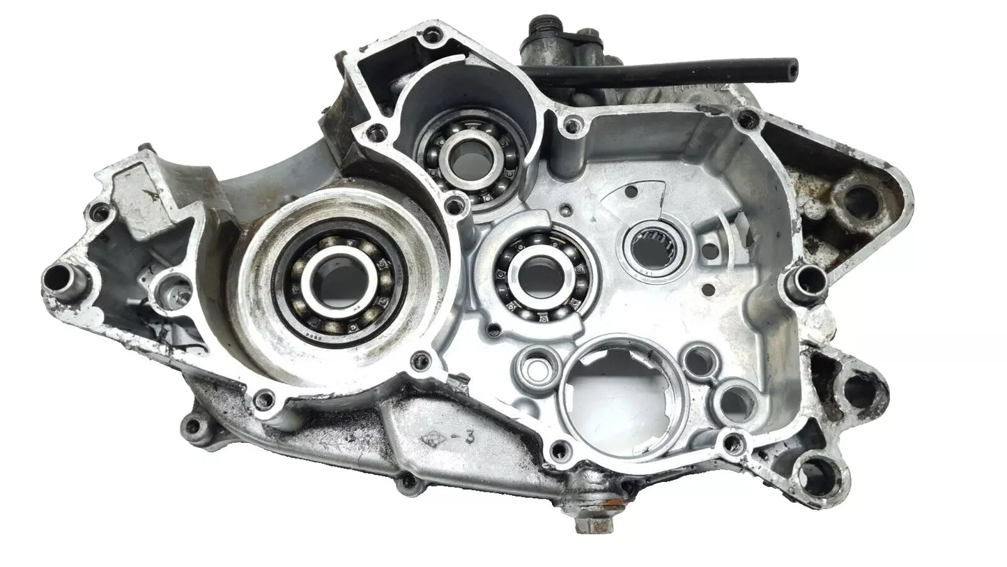 Carter moteur central droit Yamaha DT125LC 1987 n°10 Réf : 10V-15121-02-00