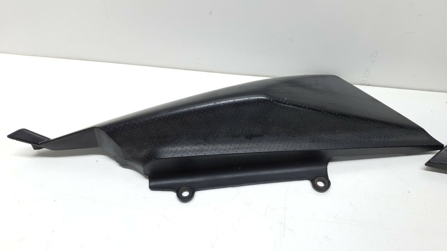 Carénages latéraux Yamaha XT125X 2008 (N°2) Réf : 3D6-F1711-00-00 Rear Cover