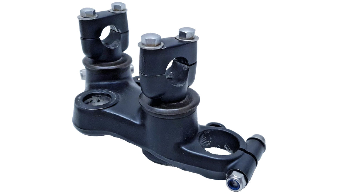 Té de fourche supérieur Yamaha XS 400 SE 1981 Réf : 2L0-23435-00-98