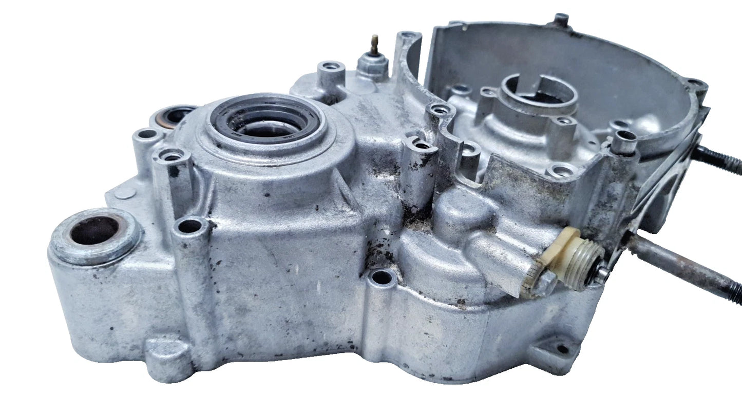 Carter moteur central gauche Kawasaki KMX 125 1986 Réf : 140021405