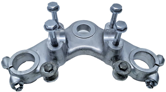 Té de fourche supérieur Honda CM 125 Twin 1981 n°2 Réf : 53231-402-000