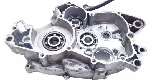 Carter moteur central droit Yamaha DT125LC 1987 n°17 Réf : 10V-15121-02-00