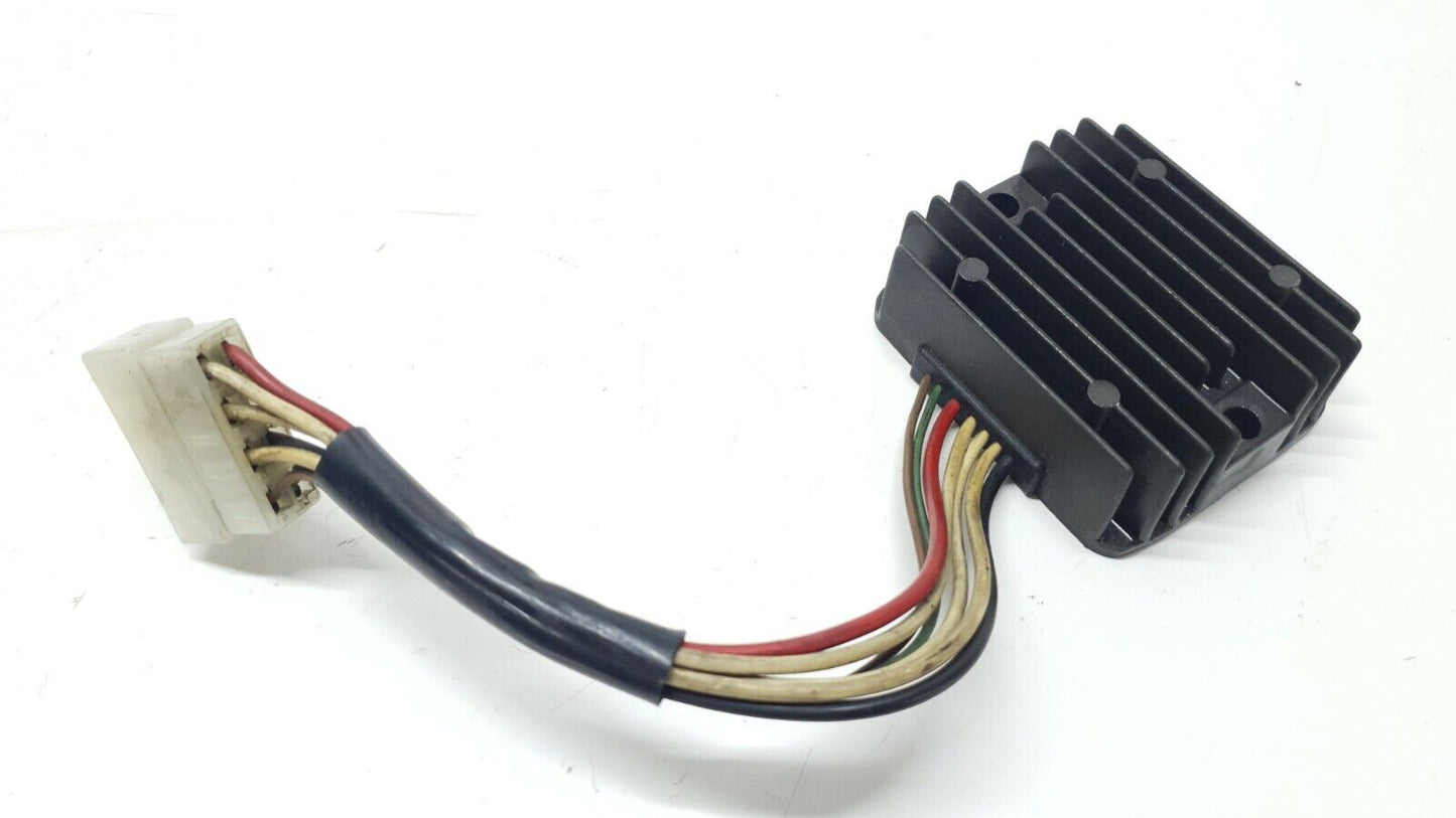 Régulateur de tension Yamaha XJ600 1984-1991 Réf: 3G181960A100 VOLTAGE REGULATOR