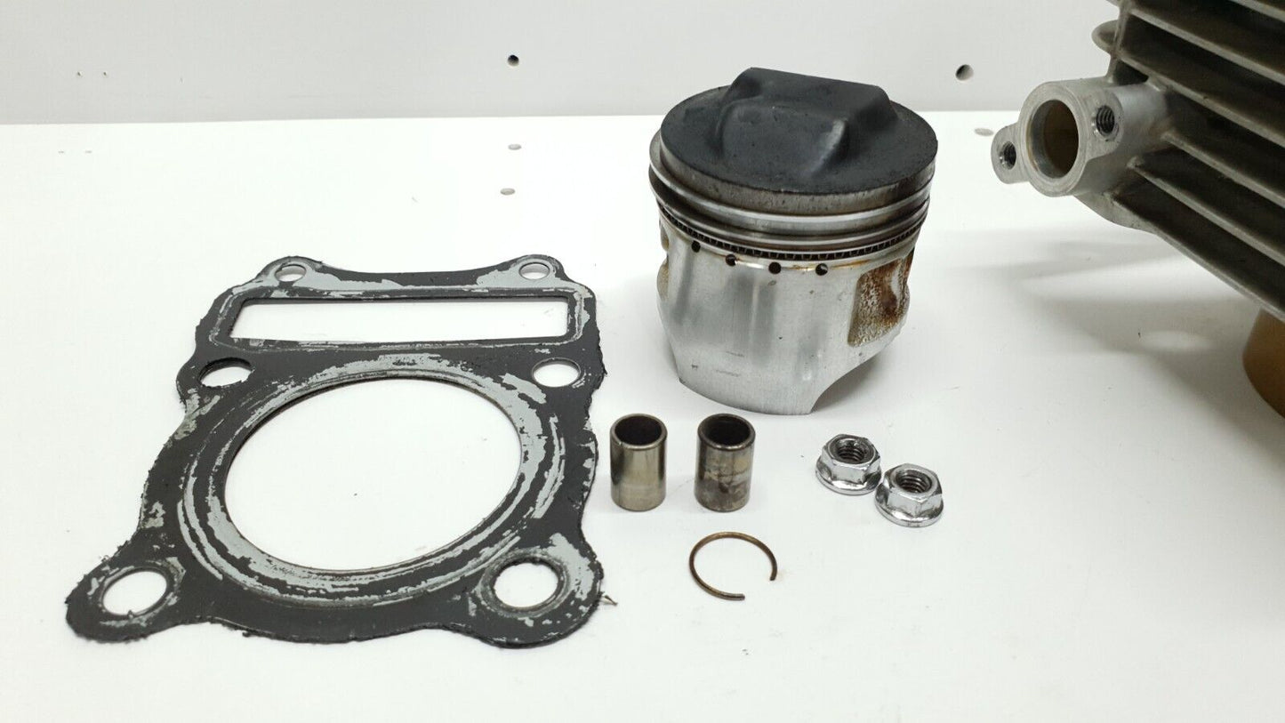 Cylindre & piston 57mm Suzuki GN 125 2001 Réf : 11210-05202-0F0 Cylinder