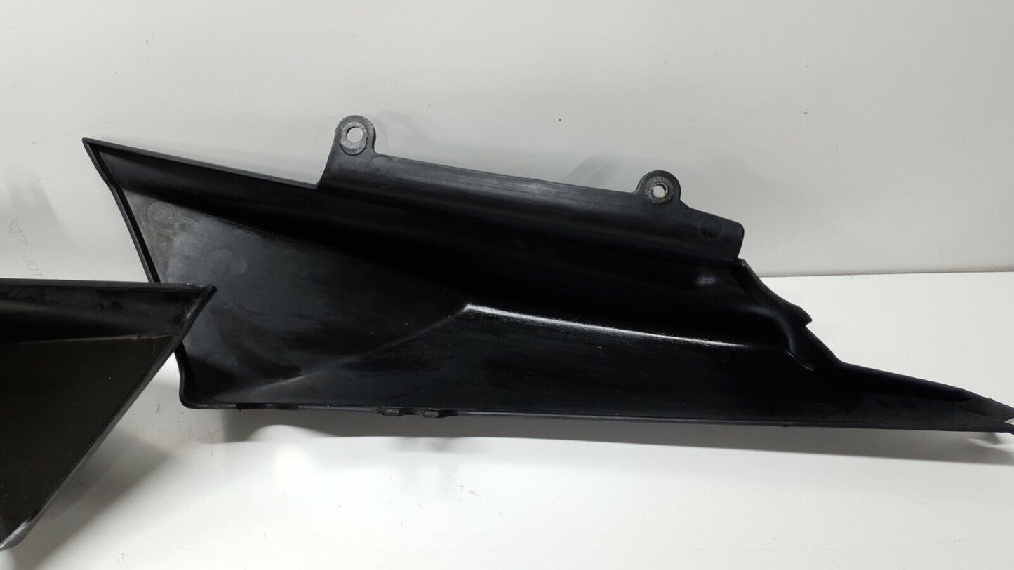 Carénages latéraux Yamaha XT125X 2008 (N°2) Réf : 3D6-F1711-00-00 Rear Cover