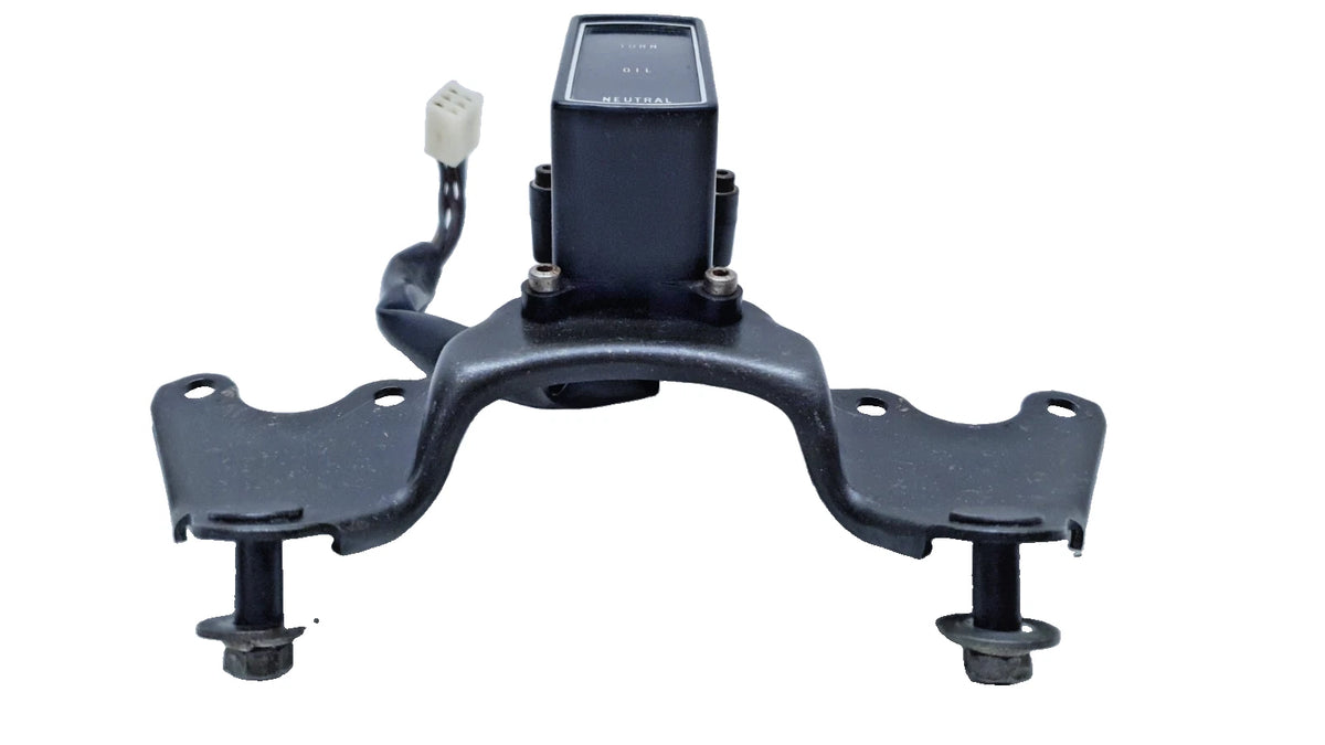 Support compteur et boitier témoin Yamaha XS 400 SE 1981 Réf : 2G2-83569-00