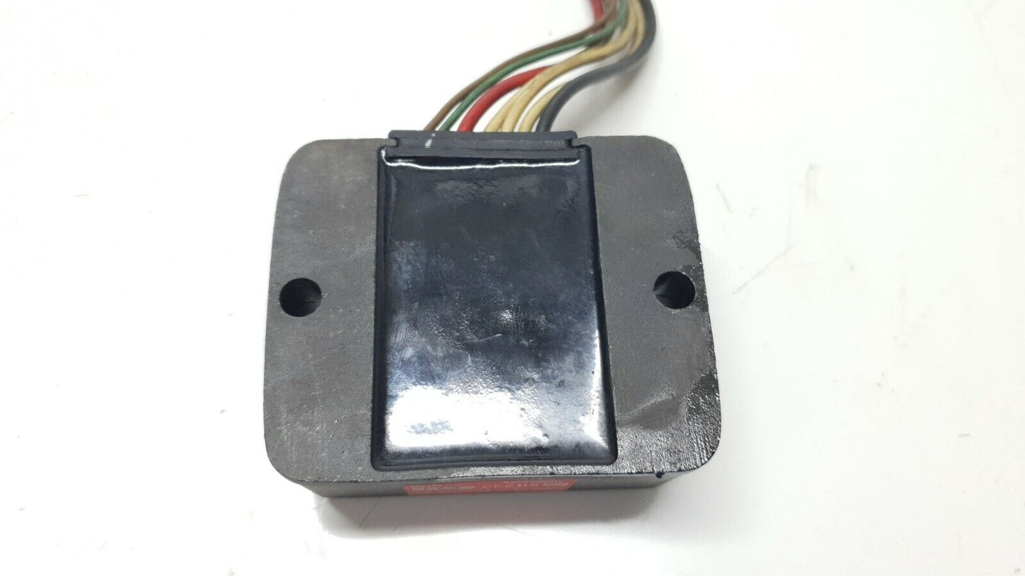 Régulateur de tension Yamaha XJ600 1984-1991 Réf: 3G181960A100 VOLTAGE REGULATOR