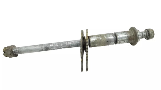 Axe de roue arrière Yamaha DT125LC 1987 n°7 Réf 37F-25381-00-00