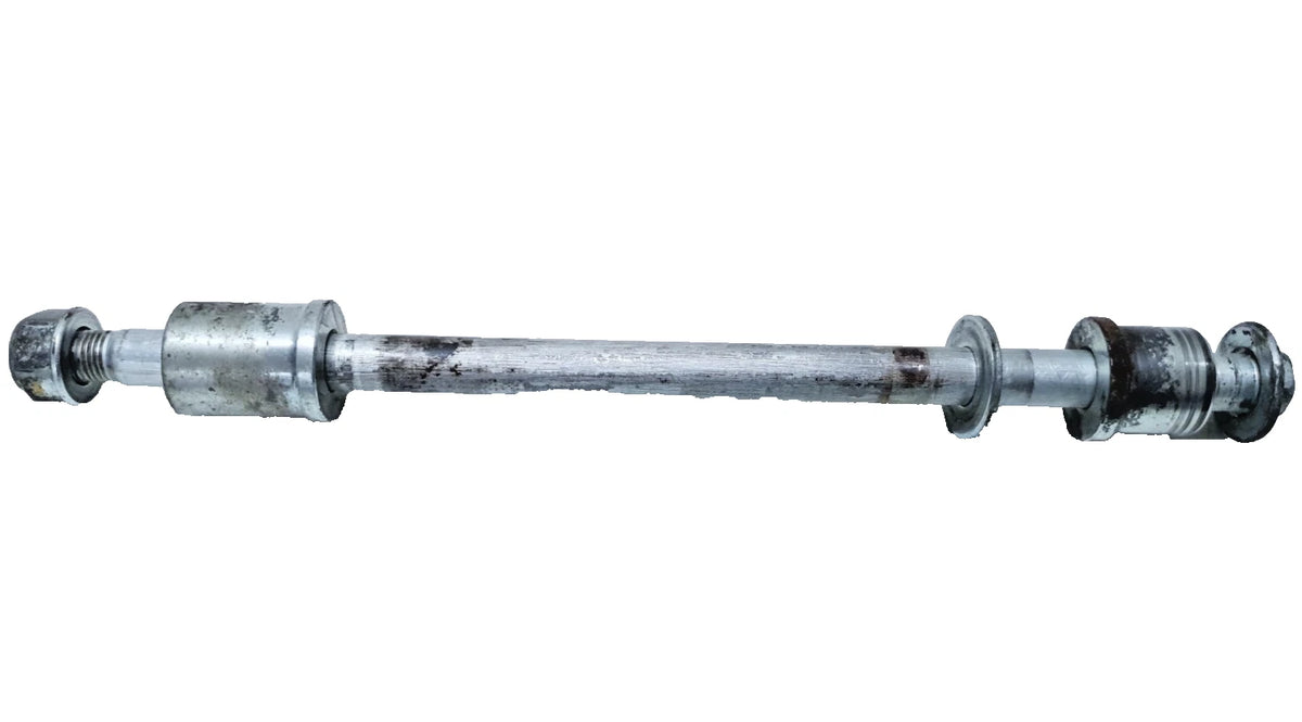 Axe de roue arrière Honda CA 125 Rebel 1997 Réf : 42301-KR3-601
