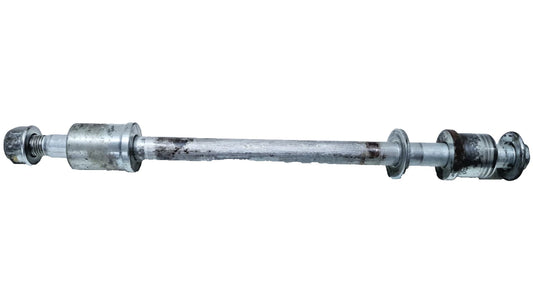 Axe de roue arrière Honda CA 125 Rebel 1997 Réf : 42301-KR3-601