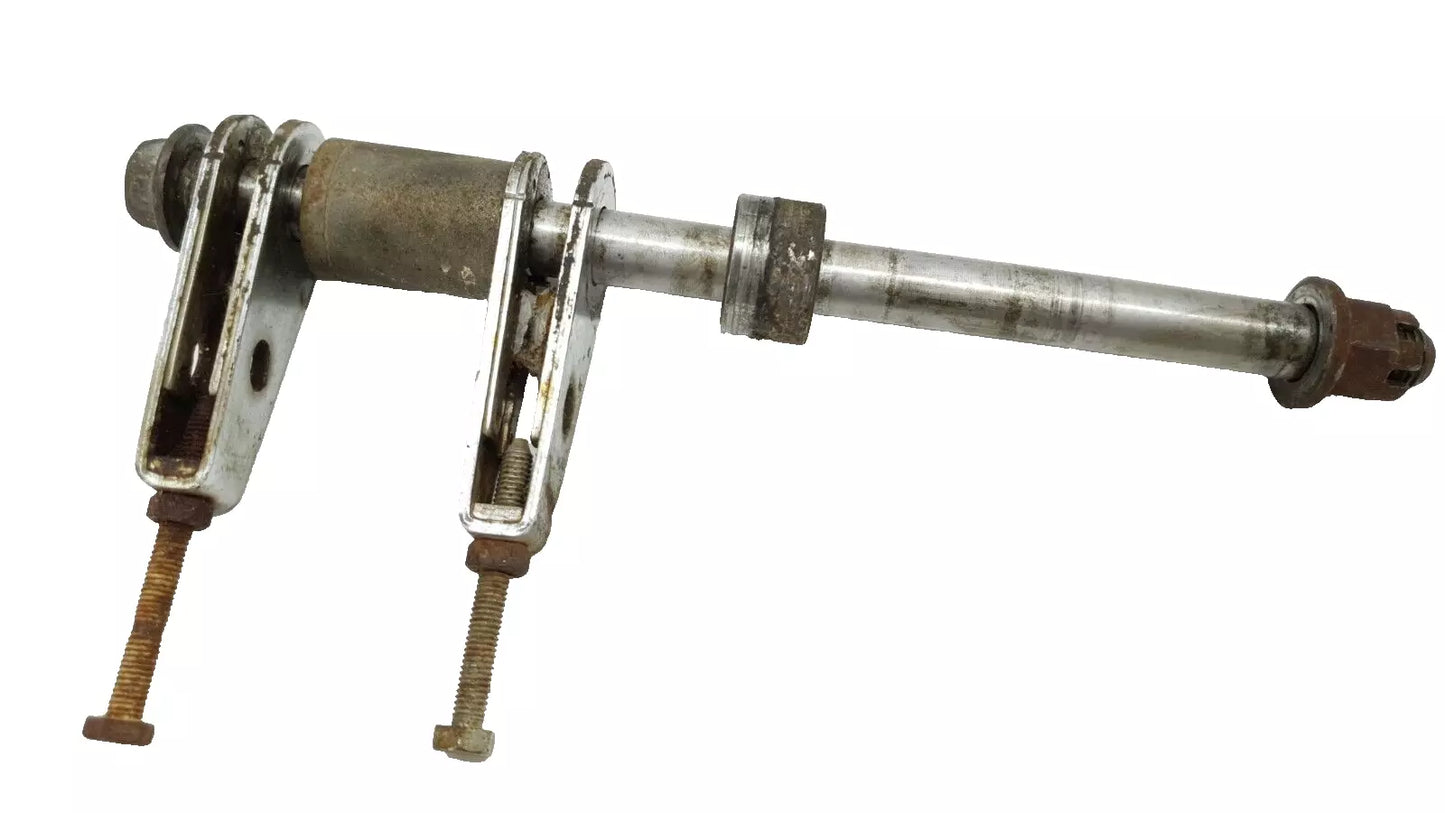 Axe de roue arrière Honda CB125T 1978 Réf : 42301-304-972