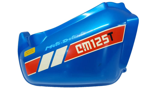 Carénage latéral droit Honda CM 125 Twin 1981 n°2 Réf : 83500-419-770ZA