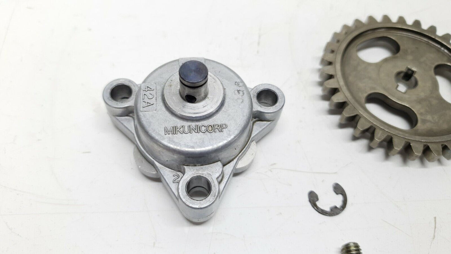 Pompe à huile MIKUNI complète Suzuki 125 DR 1985 Réf : 16400-42A01-000 Oil pump