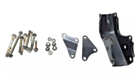 Supports moteur Yamaha YBR 125 2006 Réf : 5VLF13160100