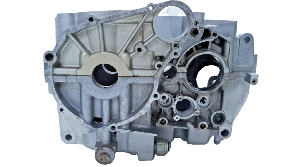 Carters moteur centraux Yamaha XS 400 SE 1981 Réf : 1L9-15100-01