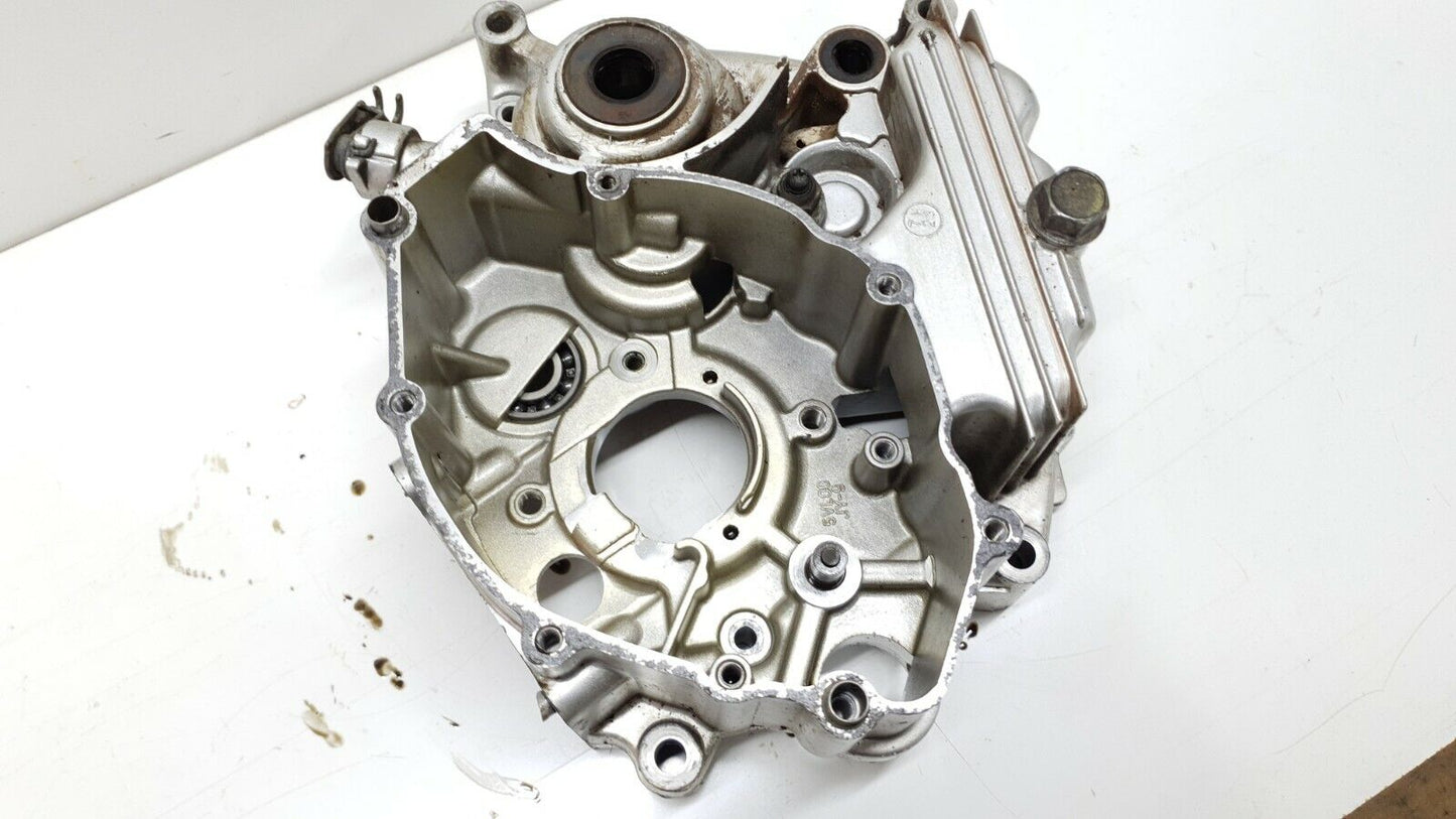 Carter moteur central G Yamaha XT125X 2008 (N°2) Réf : 5VLW15101100 Crankcase