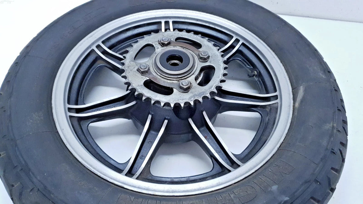 Roue arrière Yamaha XS 400 SE 1981 Réf : 3N6-25338-00
