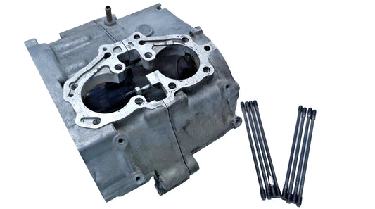 Carters moteur centraux Honda CM 125 Twin 1981 n°2 Réf : 11100-399-000